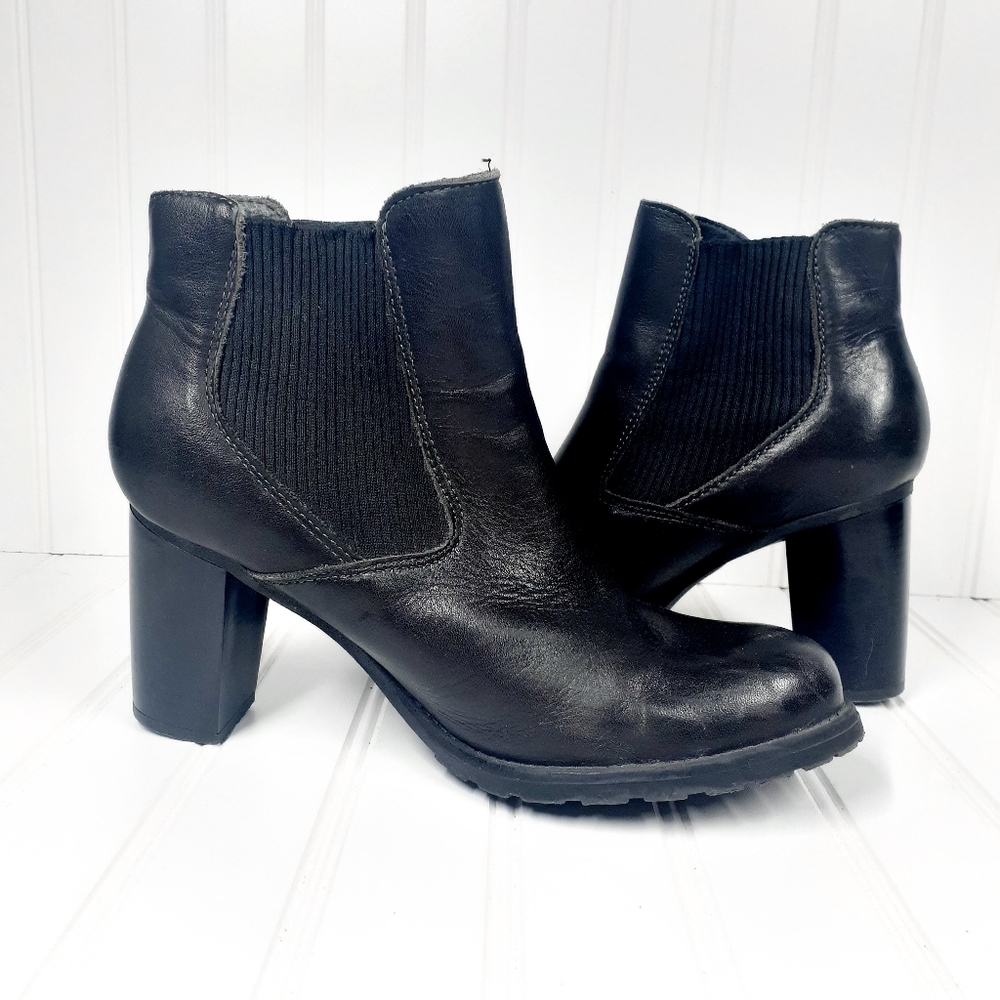 Megis Black Heeled Ankle Boots - Picture 5 of 10